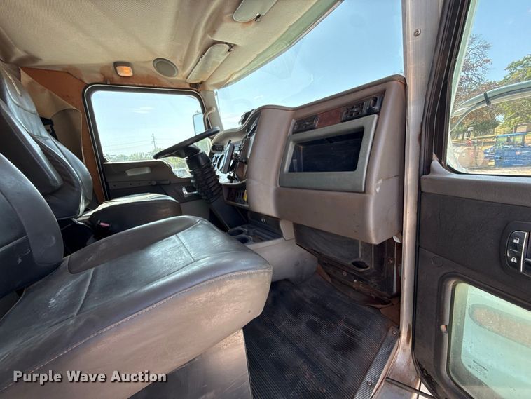 image for item FC4355 2007 Kenworth T300 dump truck