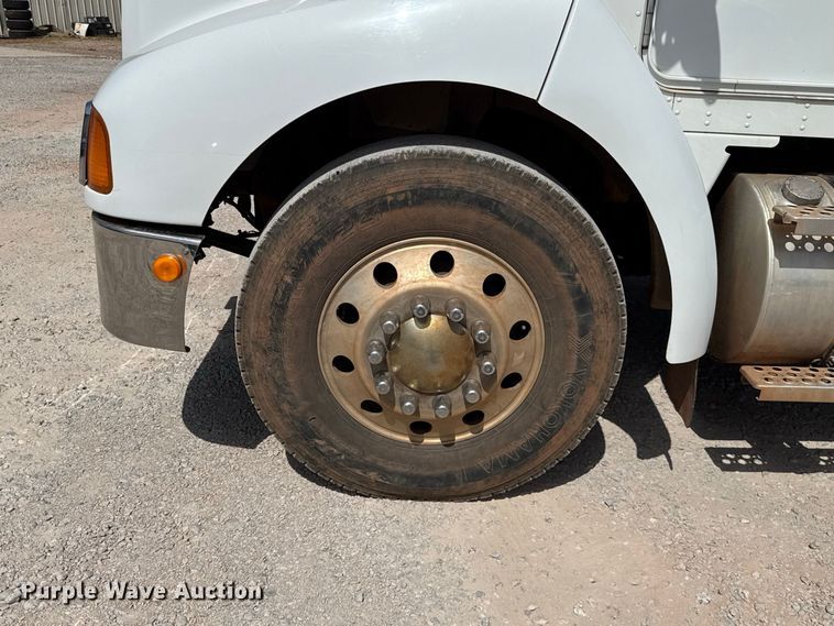 image for item FC4355 2007 Kenworth T300 dump truck