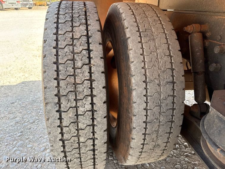 image for item FC4355 2007 Kenworth T300 dump truck