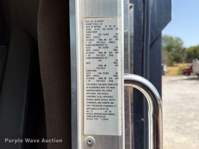 image for item FC4355 2007 Kenworth T300 dump truck