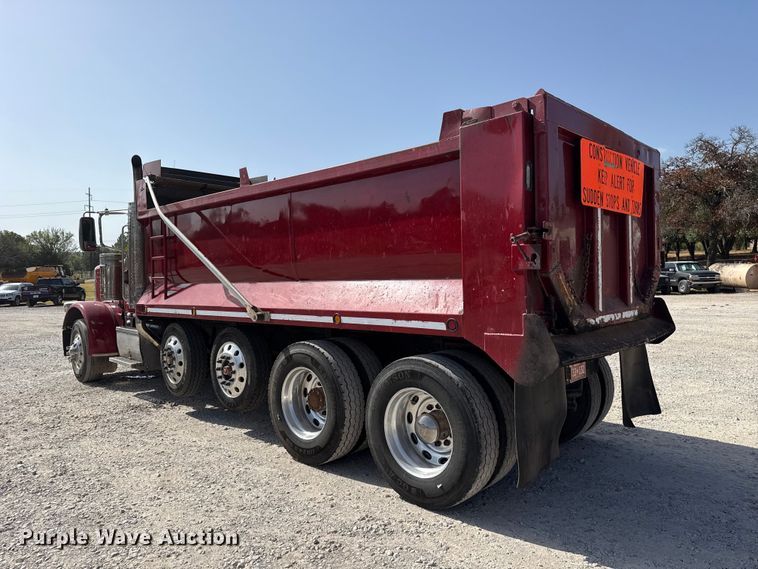 image for item FC4357 2012 Peterbilt 388 dump truck