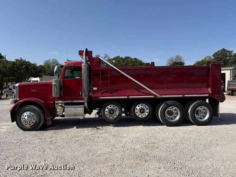 image for item FC4357 2012 Peterbilt 388 dump truck