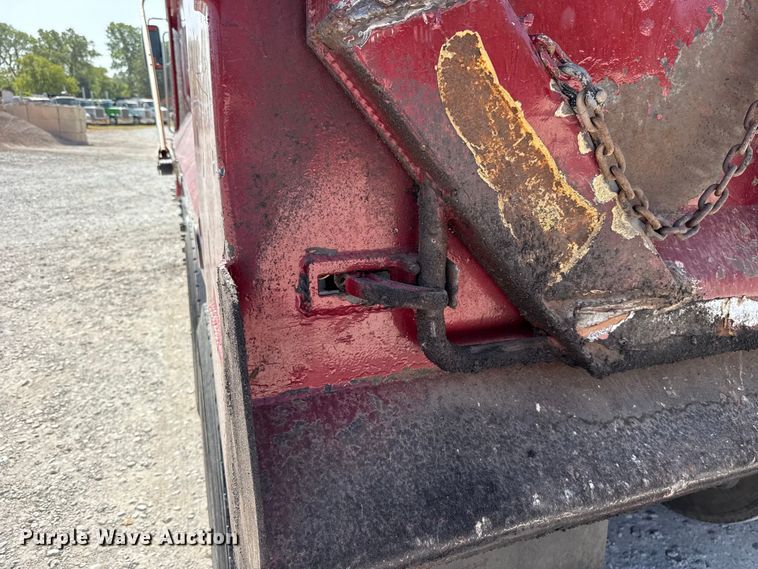 image for item FC4357 2012 Peterbilt 388 dump truck