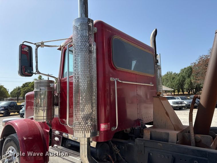 image for item FC4357 2012 Peterbilt 388 dump truck