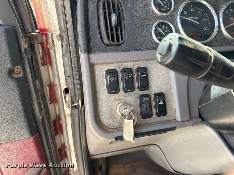 image for item FC4357 2012 Peterbilt 388 dump truck