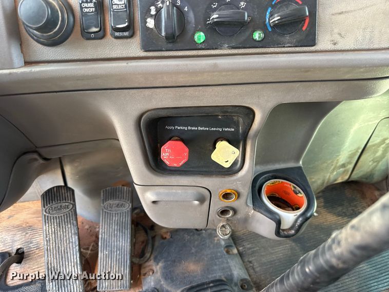 image for item FC4357 2012 Peterbilt 388 dump truck