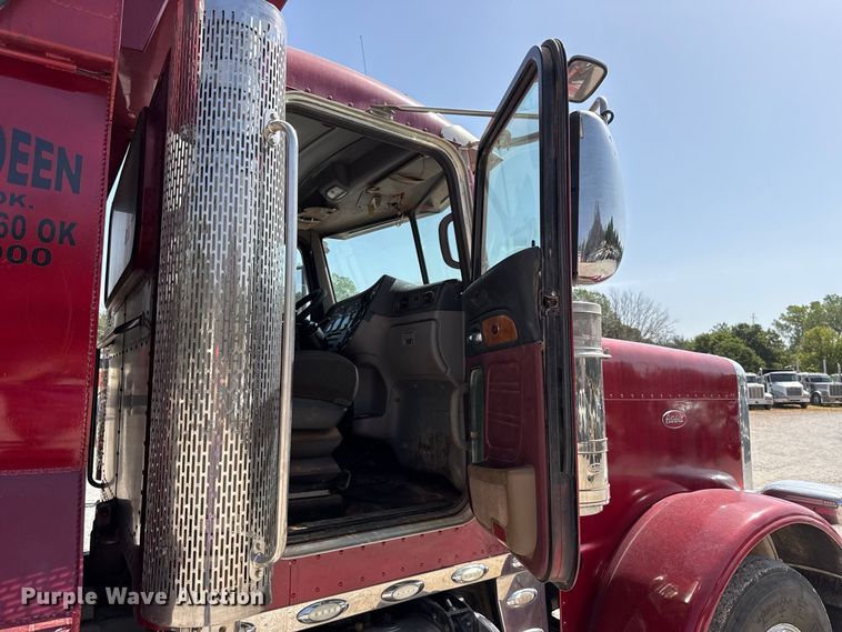 image for item FC4357 2012 Peterbilt 388 dump truck