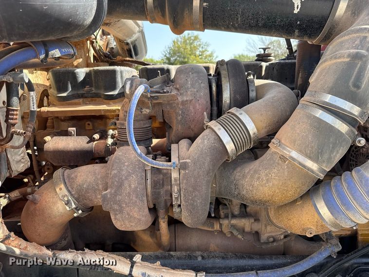 image for item FC4357 2012 Peterbilt 388 dump truck