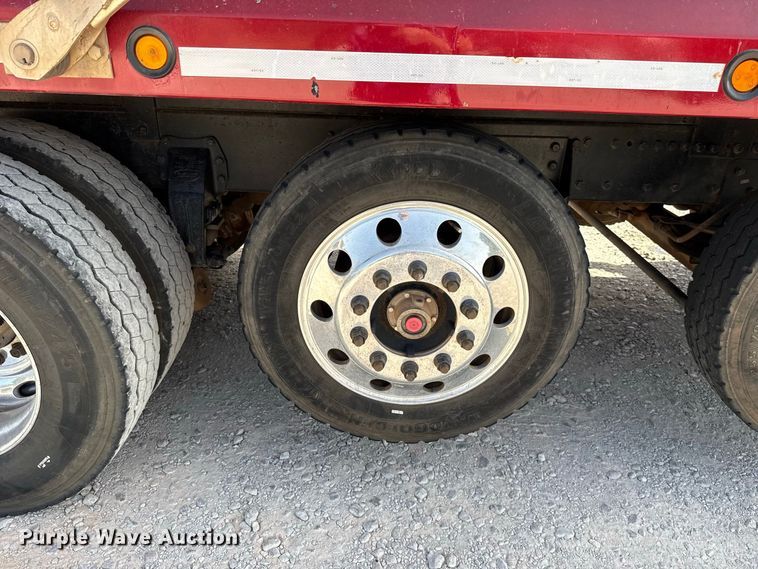 image for item FC4357 2012 Peterbilt 388 dump truck