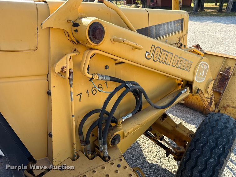 image for item FC4362 1994 John Deere 310D backhoe