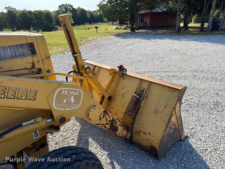 image for item FC4362 1994 John Deere 310D backhoe