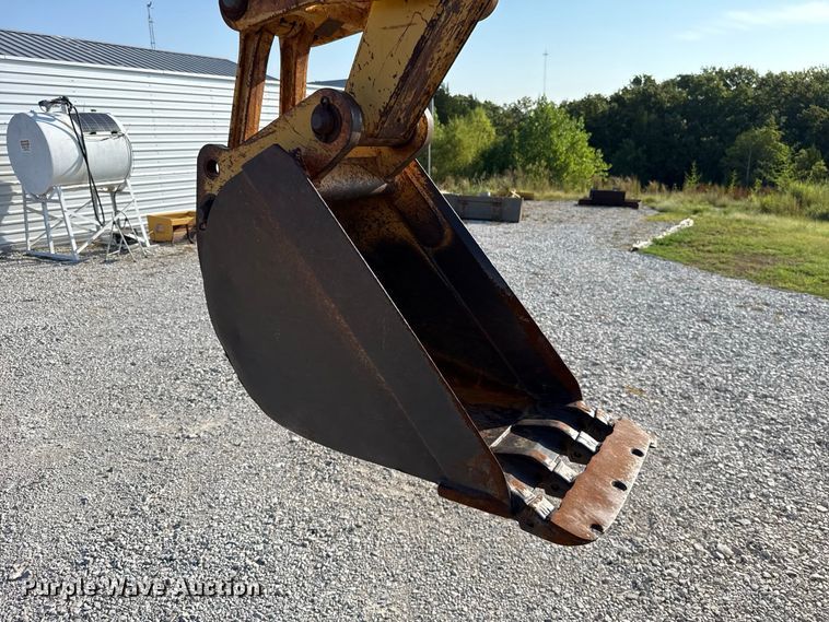 image for item FC4362 1994 John Deere 310D backhoe