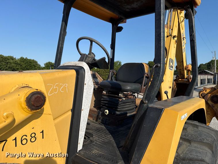 image for item FC4362 1994 John Deere 310D backhoe