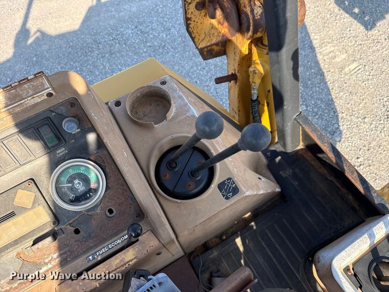 image for item FC4362 1994 John Deere 310D backhoe