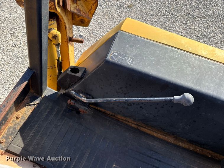 image for item FC4362 1994 John Deere 310D backhoe