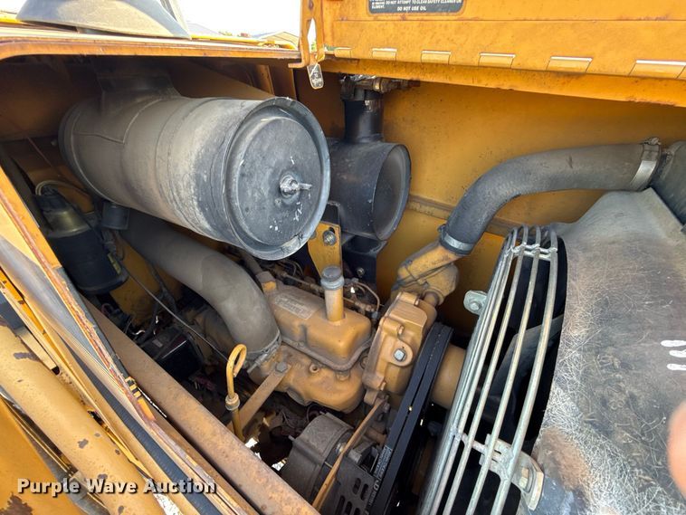 image for item FC4362 1994 John Deere 310D backhoe