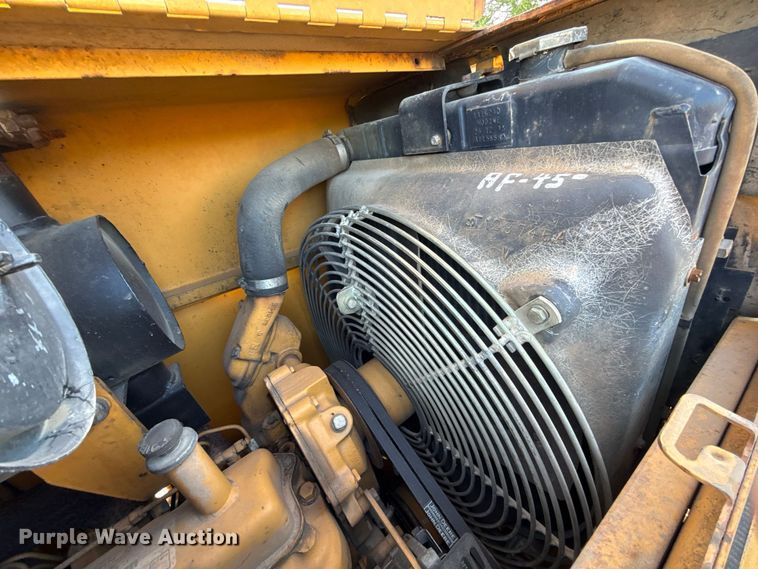 image for item FC4362 1994 John Deere 310D backhoe