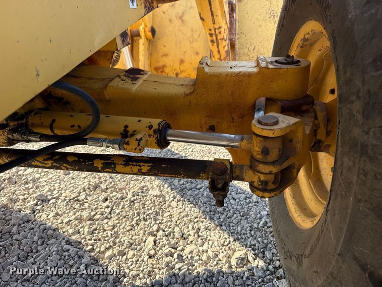 image for item FC4362 1994 John Deere 310D backhoe