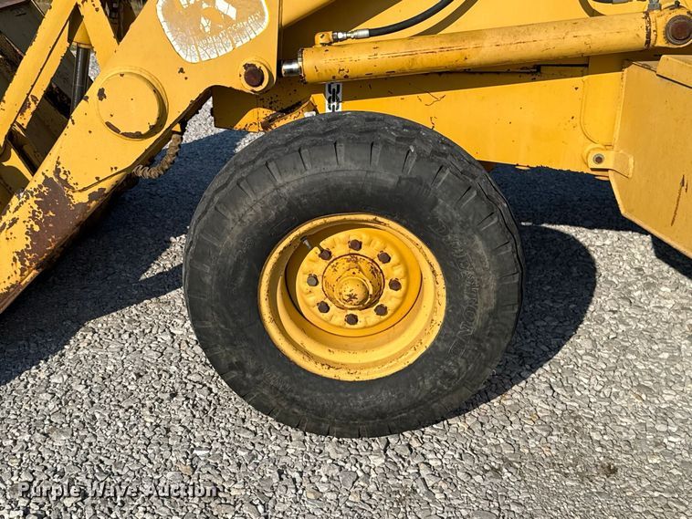 image for item FC4362 1994 John Deere 310D backhoe
