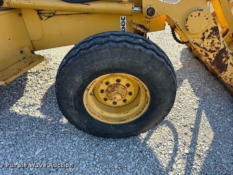 image for item FC4362 1994 John Deere 310D backhoe