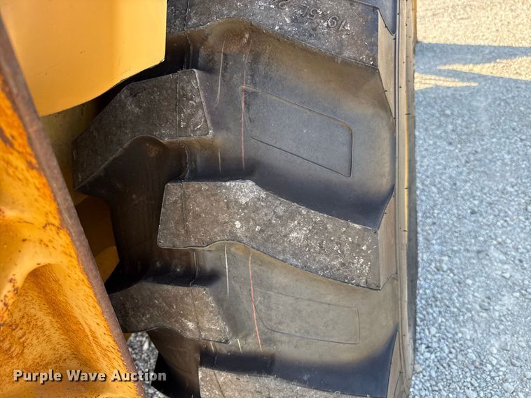 image for item FC4362 1994 John Deere 310D backhoe