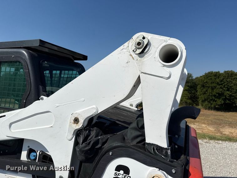 image for item FC4364 2018 Bobcat T870 tracked skid steer loader