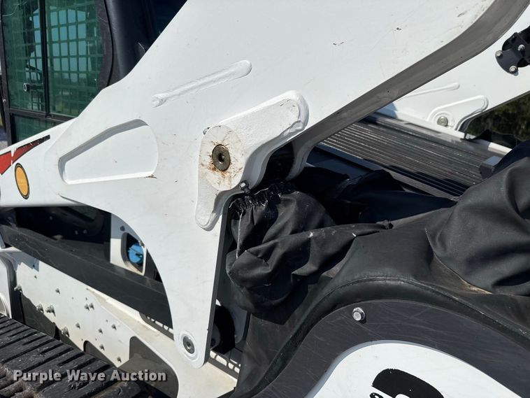 image for item FC4364 2018 Bobcat T870 tracked skid steer loader