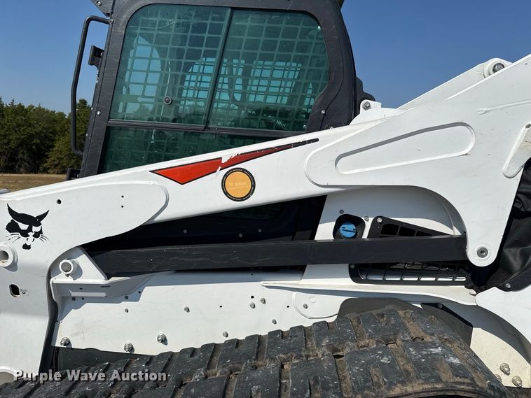 image for item FC4364 2018 Bobcat T870 tracked skid steer loader