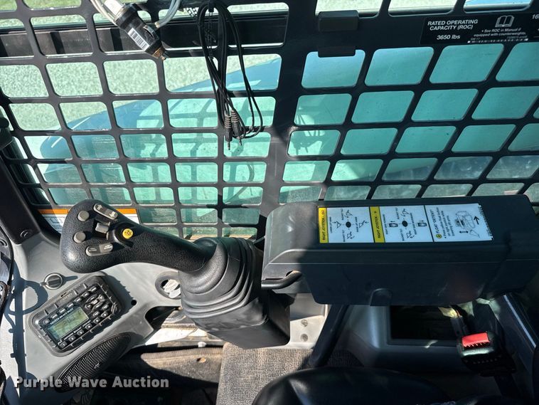 image for item FC4364 2018 Bobcat T870 tracked skid steer loader