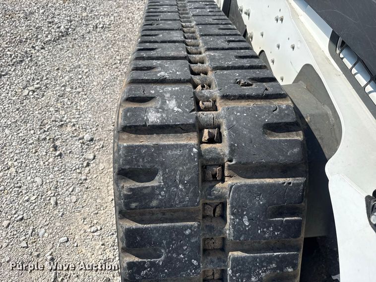 image for item FC4364 2018 Bobcat T870 tracked skid steer loader