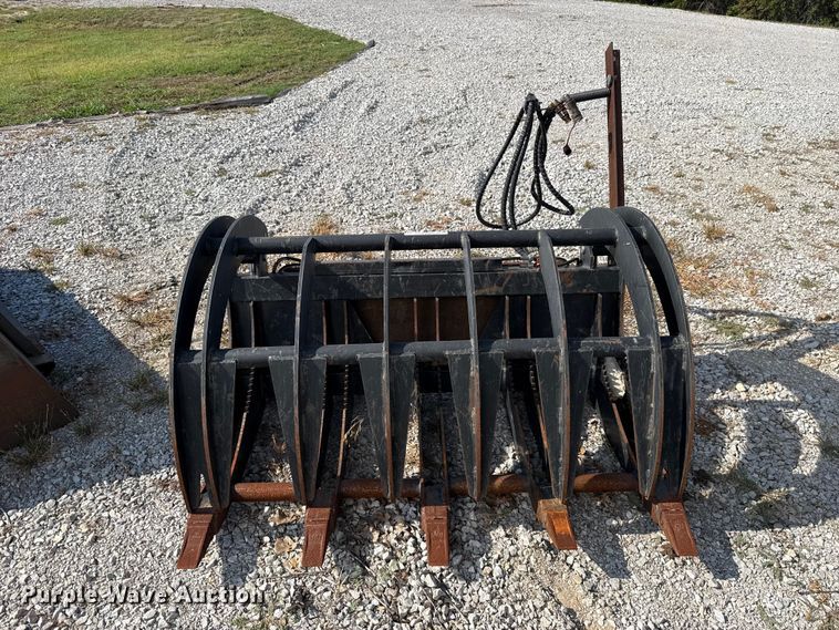 image for item FC4370 skid steer grapple bucket