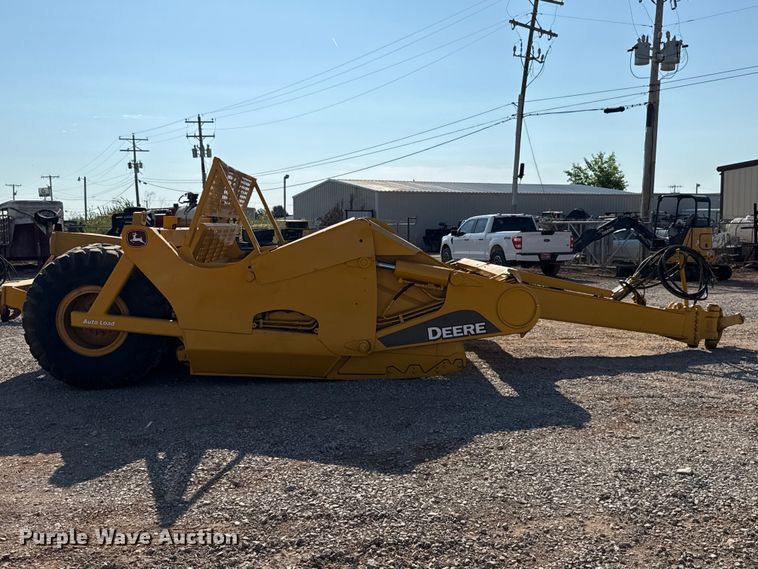 image for item FC4374 John Deere 1810E scraper