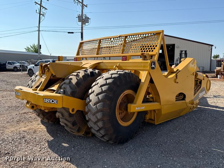 image for item FC4374 John Deere 1810E scraper