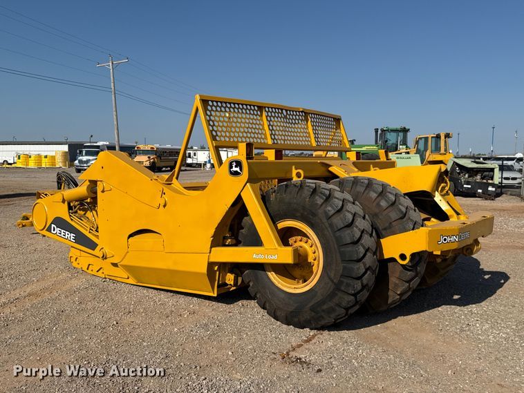 image for item FC4374 John Deere 1810E scraper