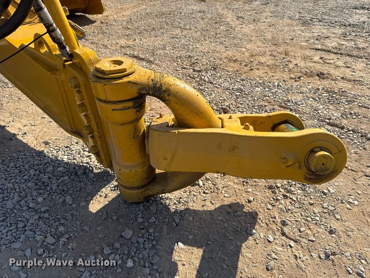image for item FC4374 John Deere 1810E scraper
