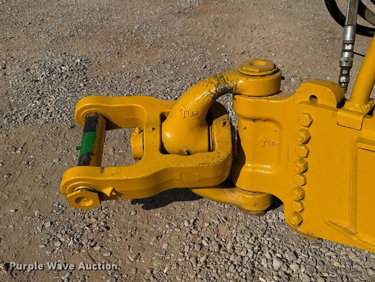 image for item FC4374 John Deere 1810E scraper