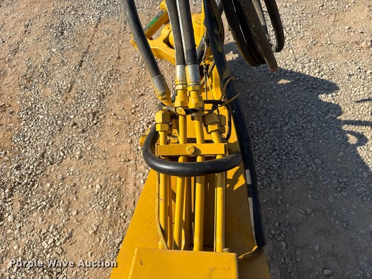 image for item FC4374 John Deere 1810E scraper