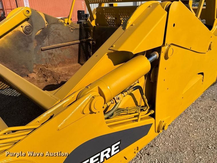 image for item FC4374 John Deere 1810E scraper