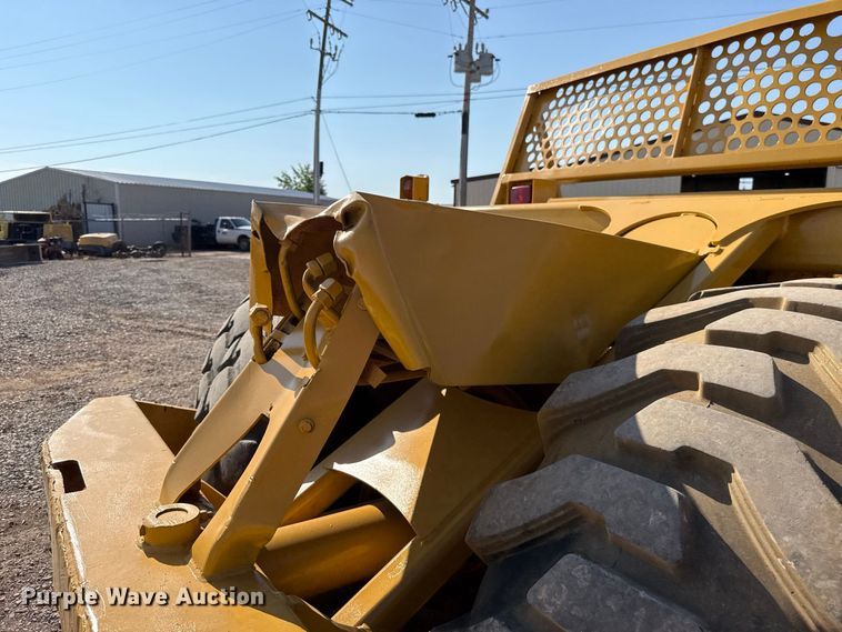 image for item FC4374 John Deere 1810E scraper