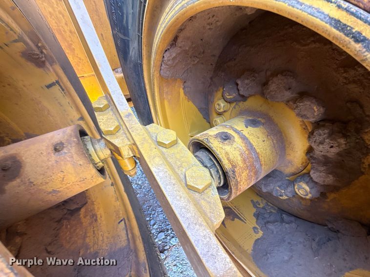 image for item FC4374 John Deere 1810E scraper