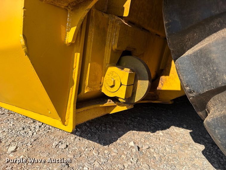 image for item FC4374 John Deere 1810E scraper