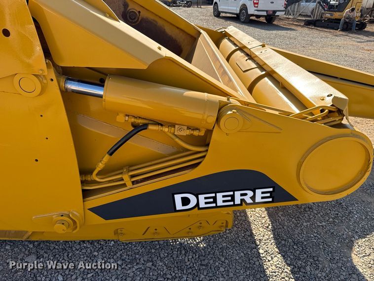 image for item FC4374 John Deere 1810E scraper