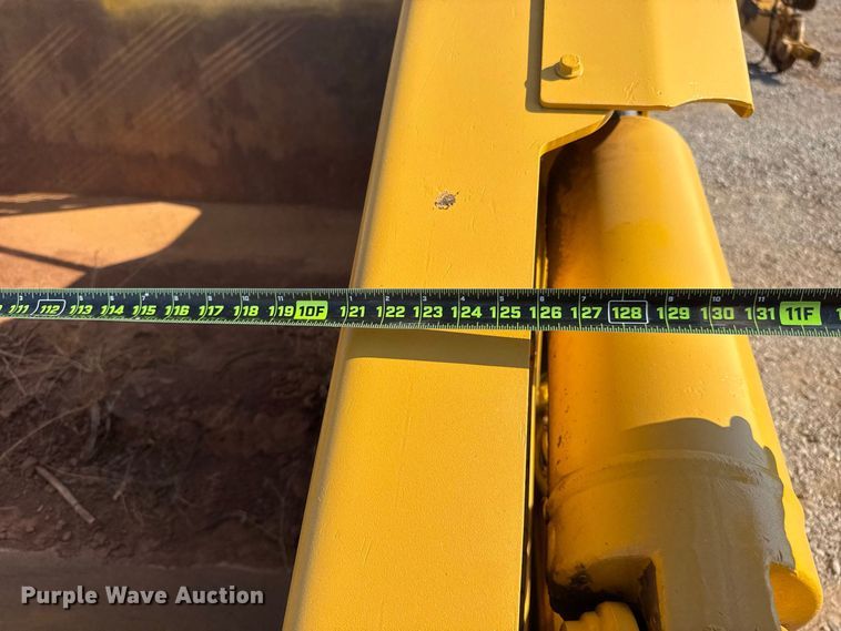 image for item FC4374 John Deere 1810E scraper