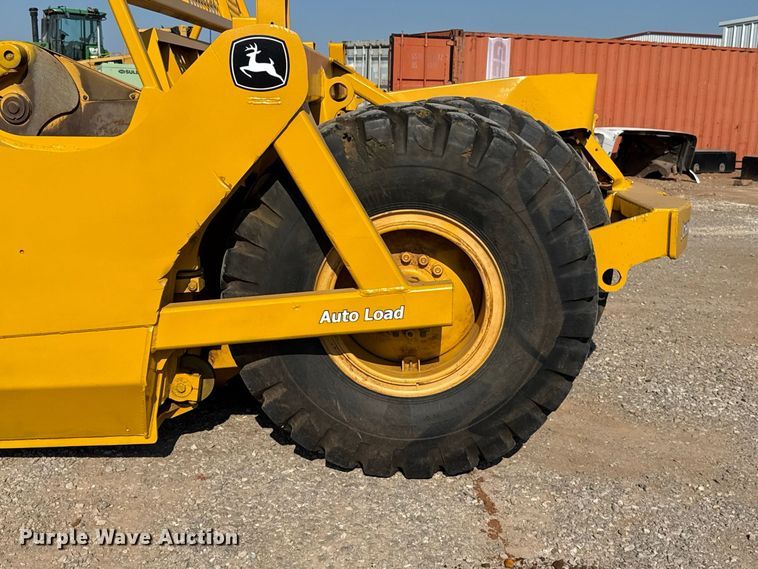 image for item FC4374 John Deere 1810E scraper