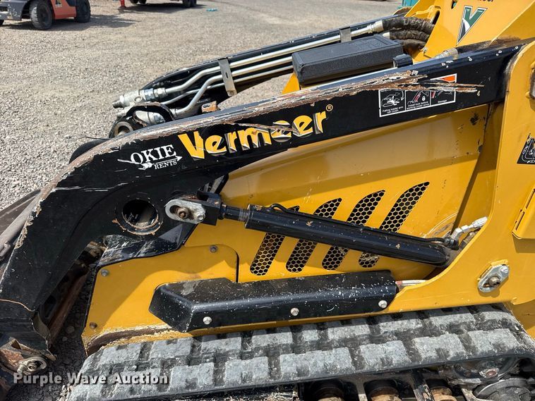 image for item FC4398 2023 Vermeer S295TX compact utility loader