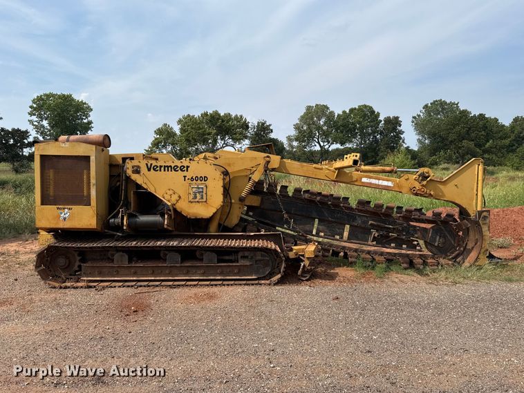 image for item FC4420 Vermeer T-600D trencher