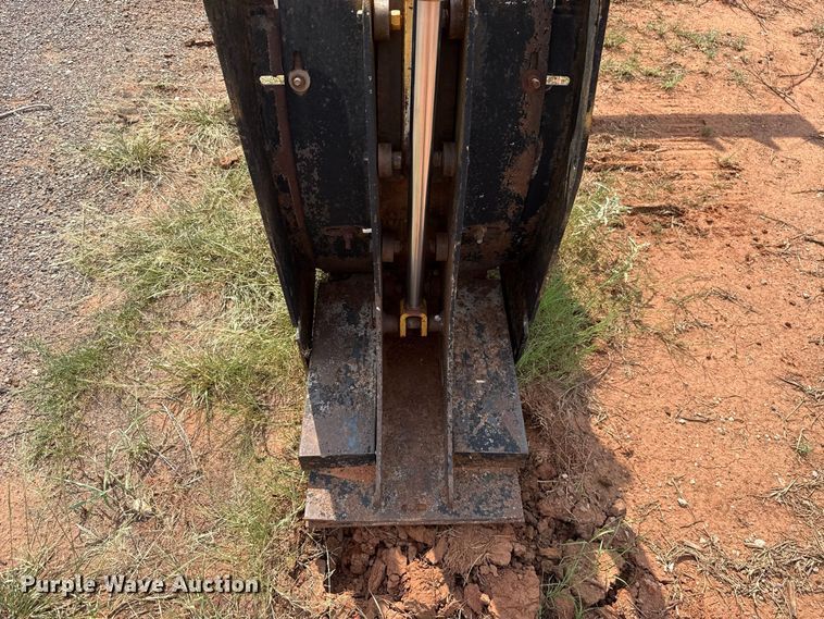 image for item FC4420 Vermeer T-600D trencher