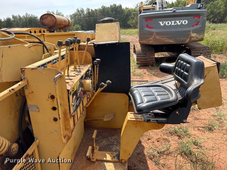 image for item FC4420 Vermeer T-600D trencher
