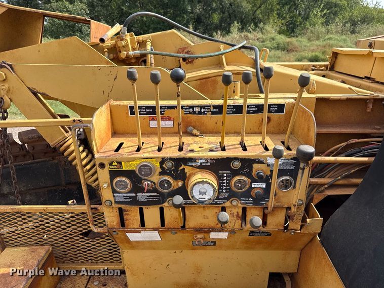 image for item FC4420 Vermeer T-600D trencher