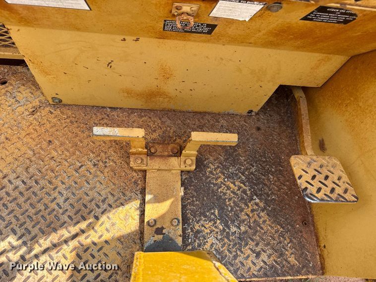 image for item FC4420 Vermeer T-600D trencher